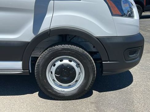 New 2026 Ford Transit 250 148 Medium Roof w/ Load Area Protection Package RWD image 9