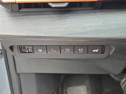 Used 2024 Nissan Ariya AWD image 25