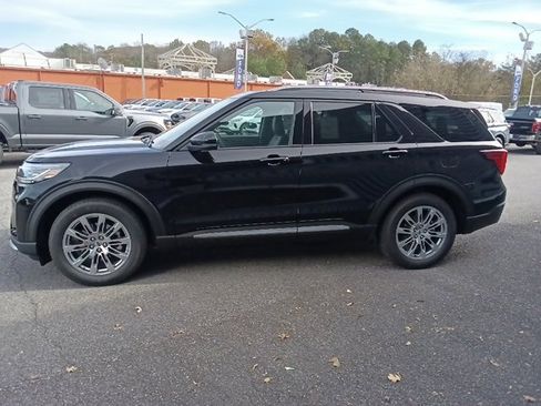 New 2026 Ford Explorer Platinum image 6
