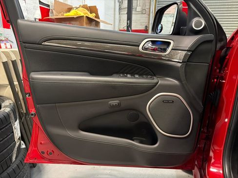 Used 2018 Jeep Grand Cherokee Trackhawk AWD/4WD image 17