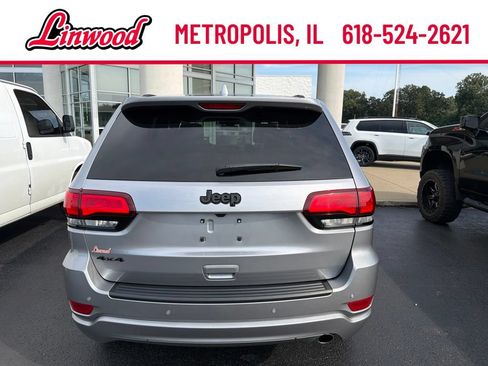 Used 2021 Jeep Grand Cherokee Laredo X AWD/4WD image 4