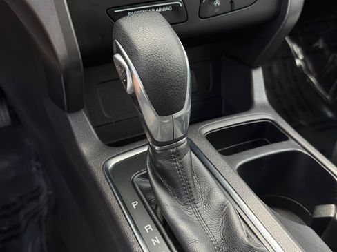 Used 2019 Ford Escape SE FWD image 18