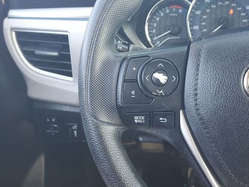 Used 2016 Toyota Corolla LE image 32