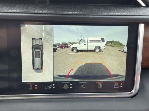 Used 2023 GMC Yukon XL Denali Ultimate AWD/4WD image 31