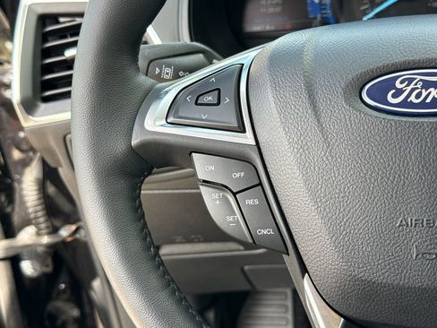 Used 2024 Ford Edge Titanium image 15