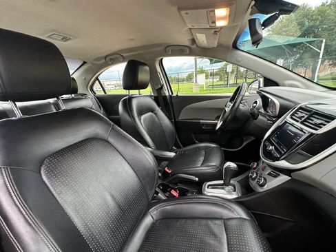 Used 2020 Chevrolet Sonic Premier FWD image 28