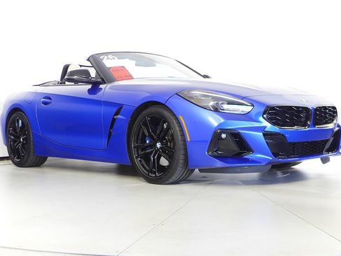 Used 2025 BMW Z4 M40i w/ Premium Package image 4