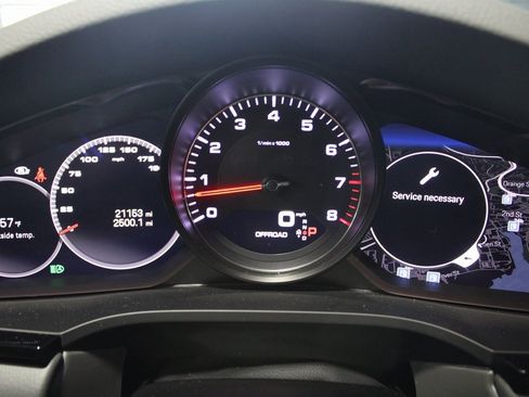 Used 2023 Porsche Cayenne S image 37