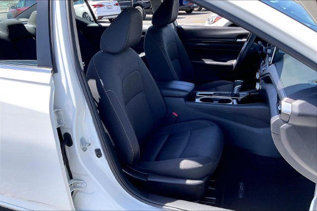 Certified 2024 Nissan Altima 2.5 SV FWD image 6
