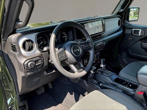 Used 2024 Jeep Wrangler Unlimited w/ Convenience Group AWD/4WD image 14