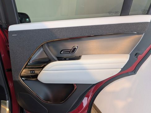 Used 2024 Land Rover Range Rover Sport SE image 28