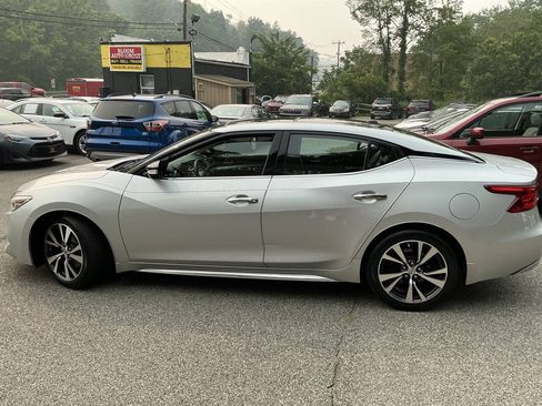 Used 2016 Nissan Maxima 3.5 SL w/ Interior Lighting Package FWD image 7