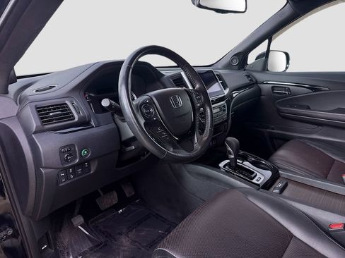 Used 2017 Honda Ridgeline Black Edition image 10
