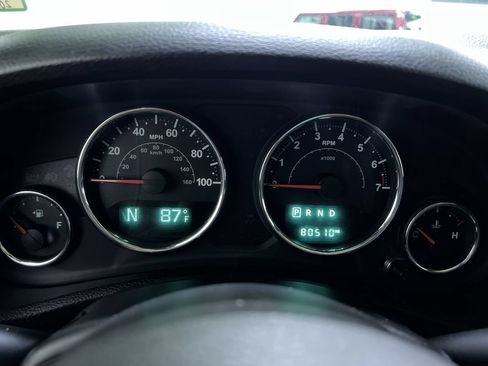 Used 2014 Jeep Wrangler Unlimited Rubicon w/ Max Tow Package AWD/4WD image 19