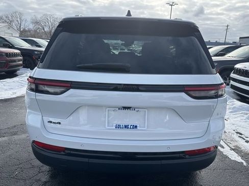 Used 2024 Jeep Grand Cherokee Altitude image 5