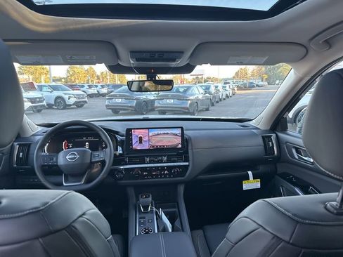 New 2026 Nissan Pathfinder SL w/ SL Premium Package AWD/4WD image 22