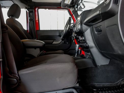 Used 2017 Jeep Wrangler Unlimited Sport w/ Connectivity Group image 31