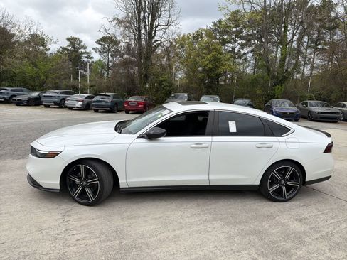Used 2023 Honda Accord Sport image 6