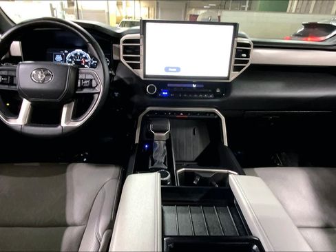 Used 2025 Toyota Tundra Limited AWD/4WD image 16