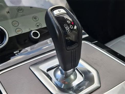 Used 2020 Land Rover Range Rover Evoque SE image 36