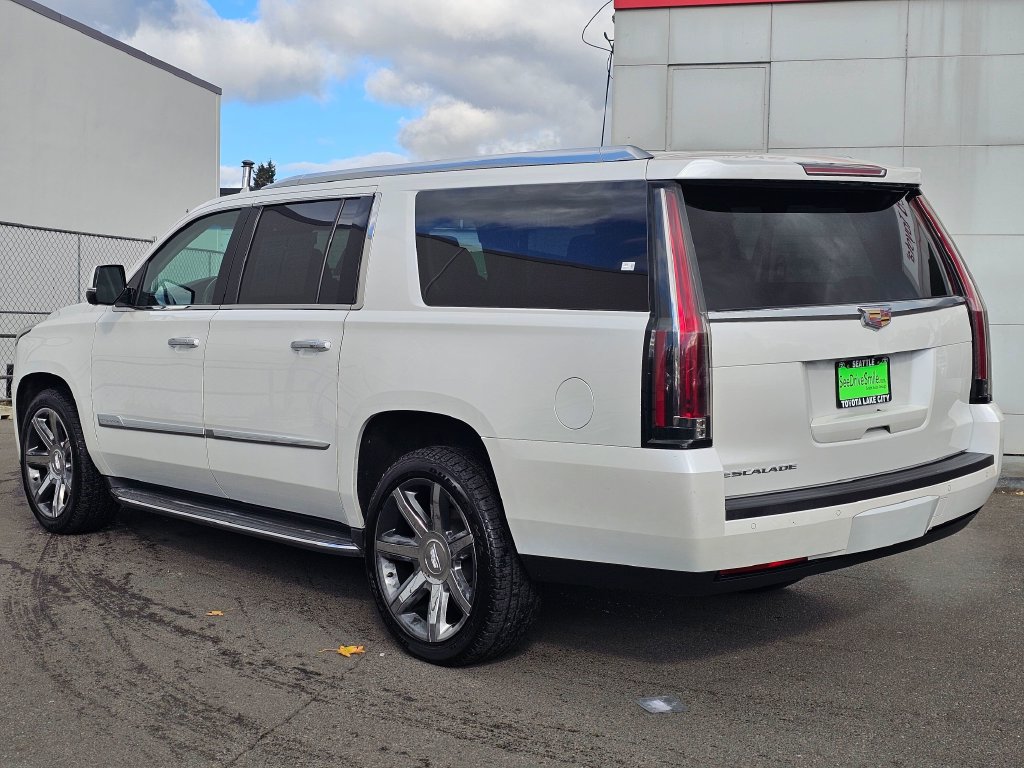 Used 2016 Cadillac Escalade ESV Luxury AWD/4WD image 5