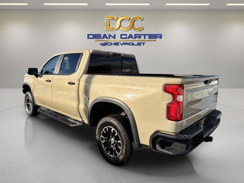 Used 2022 Chevrolet Silverado 1500 ZR2 w/ Technology Package image 4