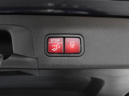 Used 2021 Mercedes-Benz GLS 450 4MATIC image 43