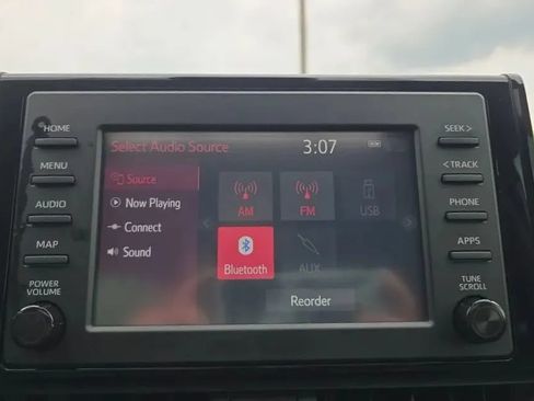 Used 2019 Toyota RAV4 XLE FWD image 28