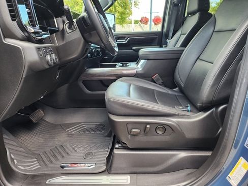 Used 2024 Chevrolet Silverado 2500 LTZ w/ LTZ Convenience Package image 26