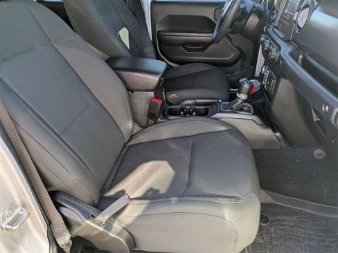 Used 2023 Jeep Gladiator Willys image 20