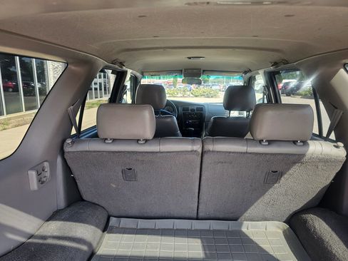 Used 2002 Toyota 4Runner SR5 RWD image 9