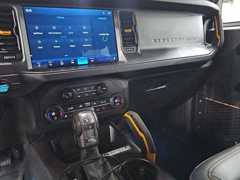 Used 2024 Ford Bronco Badlands w/ Sasquatch Package image 15