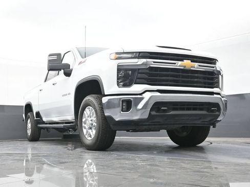 Used 2024 Chevrolet Silverado 2500 LT AWD/4WD image 55