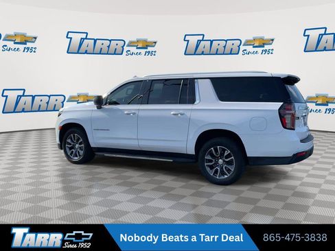 Used 2021 Chevrolet Suburban LT RWD image 6