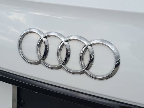 Used 2025 Audi Q5 2.0T Premium image 9