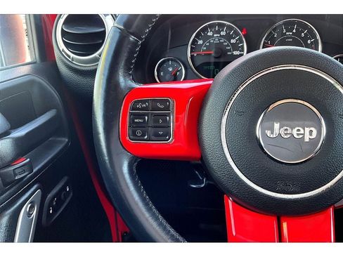 Used 2017 Jeep Wrangler Unlimited Sahara w/ Dual Top Group AWD/4WD image 21