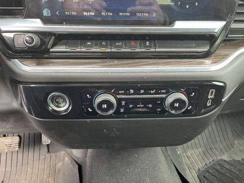 Used 2022 Chevrolet Silverado 1500 LT image 17