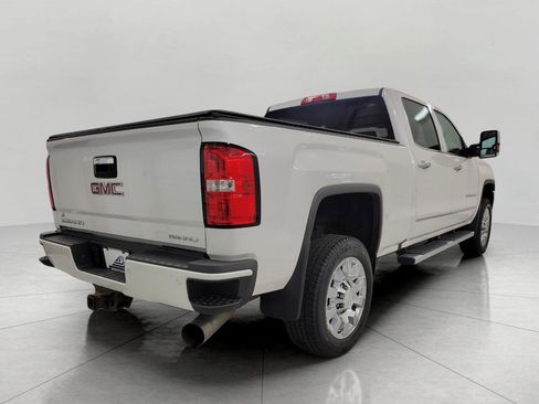 Used 2018 GMC Sierra 2500 Denali w/ Duramax Plus Package AWD/4WD image 19