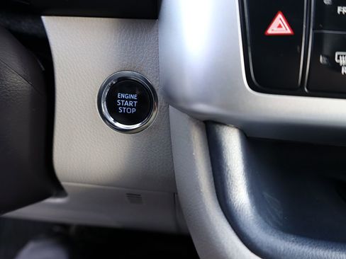 Used 2019 Toyota Highlander XLE image 32