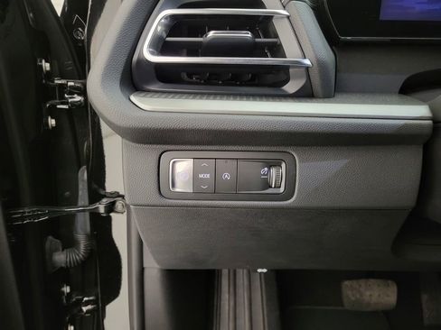 New 2026 Chevrolet Traverse LT w/ Driver Confidence Package image 29