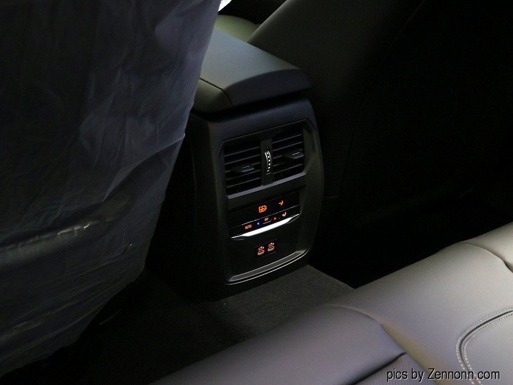 New 2026 BMW 330i xDrive Sedan w/ Premium Package AWD/4WD image 14