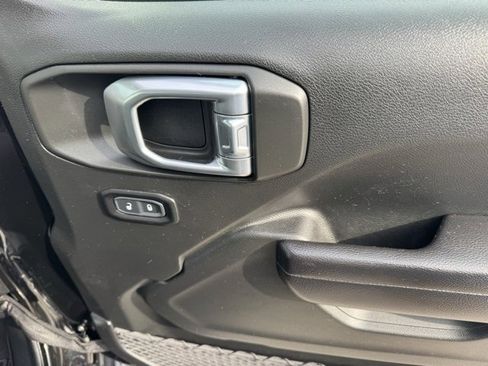 Used 2021 Jeep Gladiator Mojave w/ Trailer Tow Package image 32