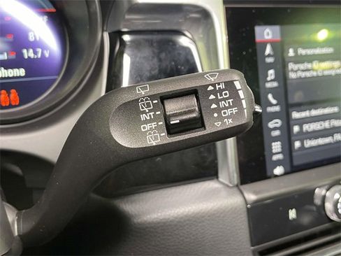 Used 2025 Porsche Macan image 42