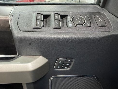 Used 2022 Ford F250 Lariat w/ Black Appearance Package image 47