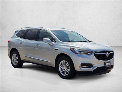 Used 2020 Buick Enclave Essence FWD image 3