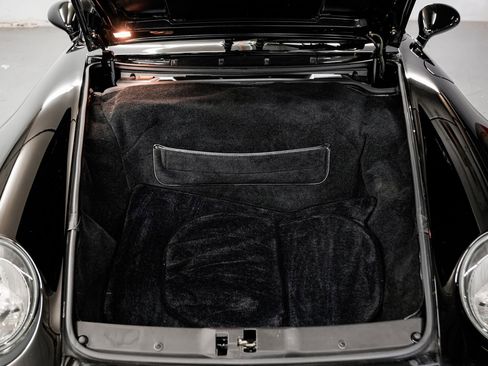 Used 1995 Porsche 911 Carrera RWD image 41