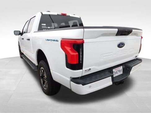 Used 2023 Ford F150 Lightning XLT image 6