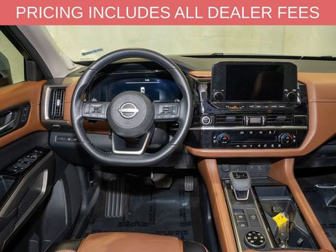 Used 2023 Nissan Pathfinder Platinum w/ Lighting Package (N93) AWD/4WD image 9