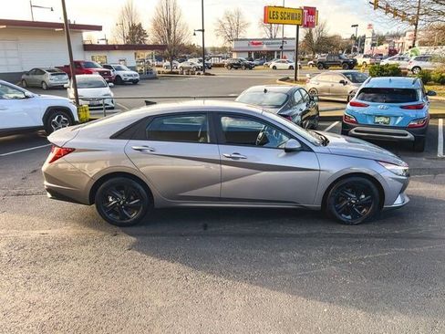 Certified 2023 Hyundai Elantra SEL image 6