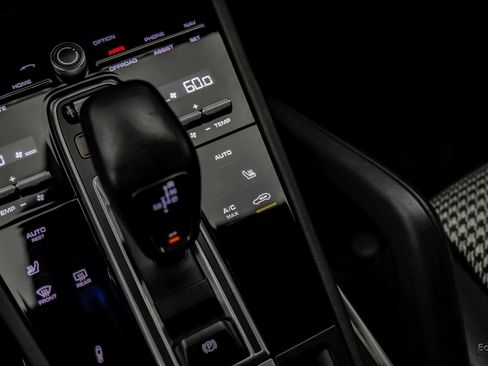 Used 2022 Porsche Cayenne Turbo image 61